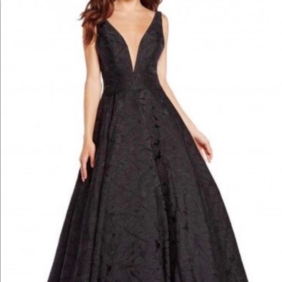 Alyce Paris Dresses & Skirts - Grad/Prom Dress Alyce Paris size 14